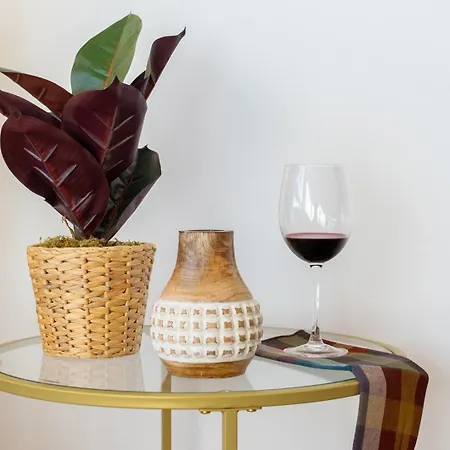 Penthouse With Private Terrace & Pool Access 公寓