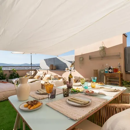 Penthouse With Private Terrace & Pool Access Apartamento *