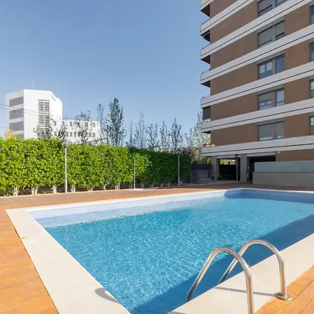 Penthouse With Private Terrace & Pool Access Apartamento Cornellá de Llobregat