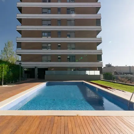 Penthouse With Private Terrace & Pool Access