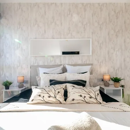 شقة Penthouse With Private Terrace & Pool Access كونيّا ذي نْيوبريُك