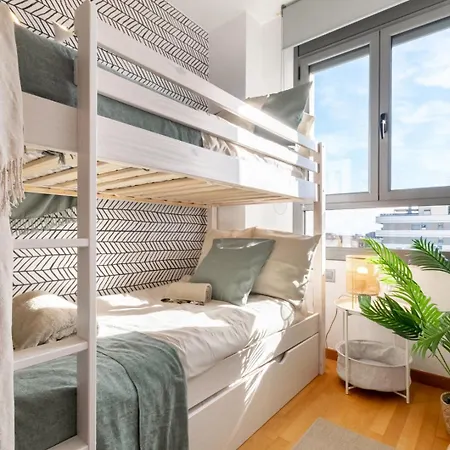 Penthouse With Private Terrace & Pool Access *
