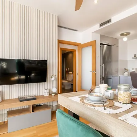 Apartmán Penthouse With Private Terrace & Pool Access *