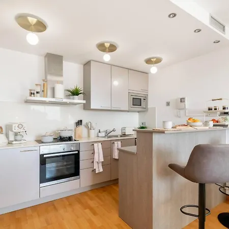 Apartmán Penthouse With Private Terrace & Pool Access Cornellà de Llobregat