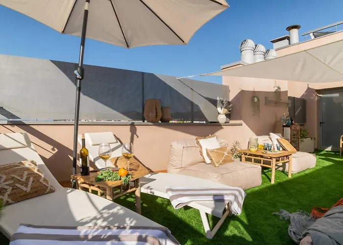 Penthouse With Private Terrace & Pool Access