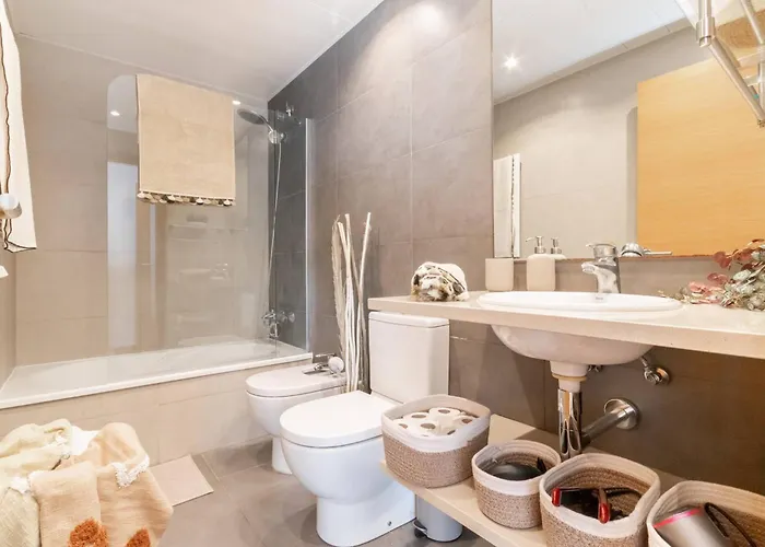 Penthouse With Private Terrace & Pool Access