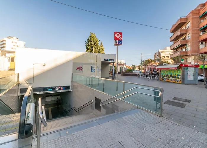 Penthouse With Private Terrace & Pool Access Διαμέρισμα Cornellà de Llobregat